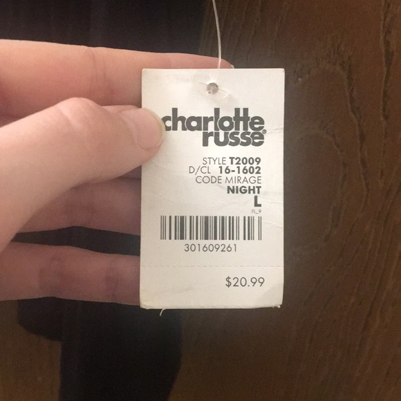 Charlotte Russe Sleeveless Top - Picture 2 of 4